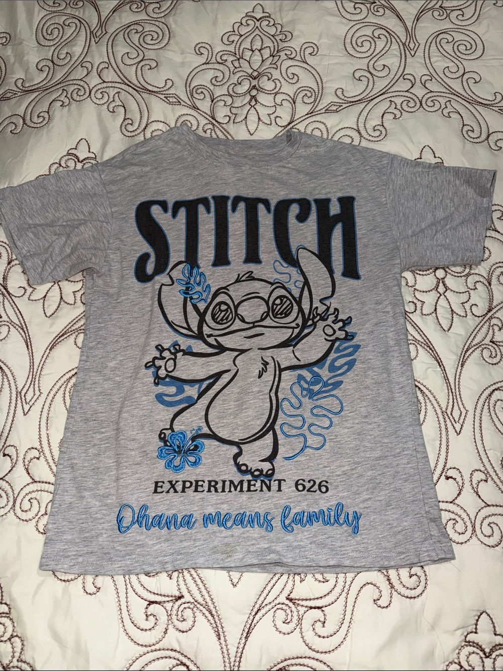 Disney stitch experiment 626 OHANA means family T-shirt size extra small